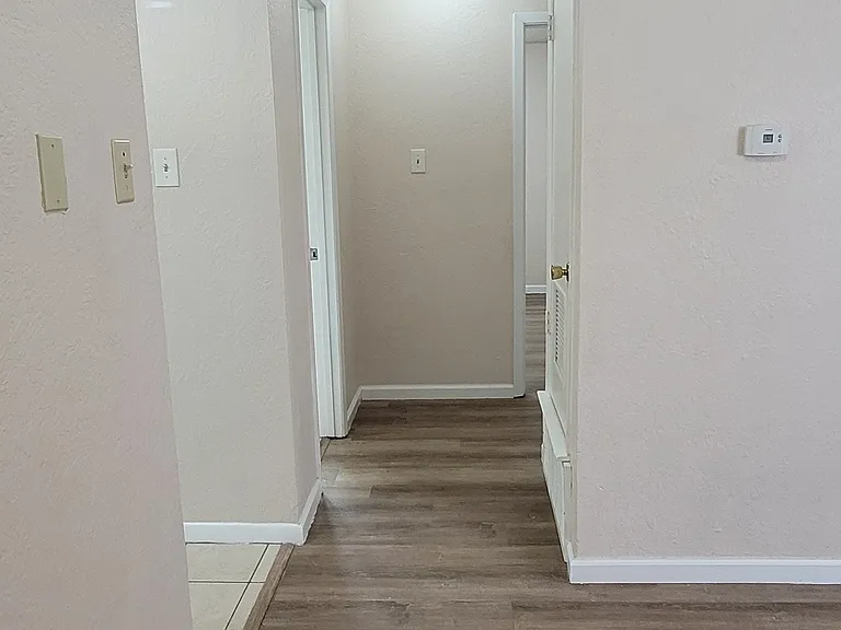 728 N Main St — Photo 8