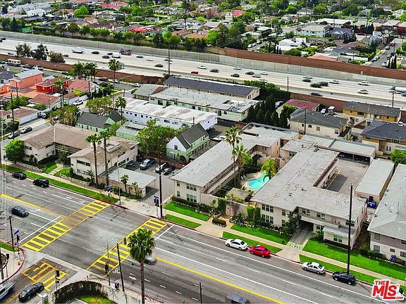 2nd image of 3585 S Sepulveda Blvd