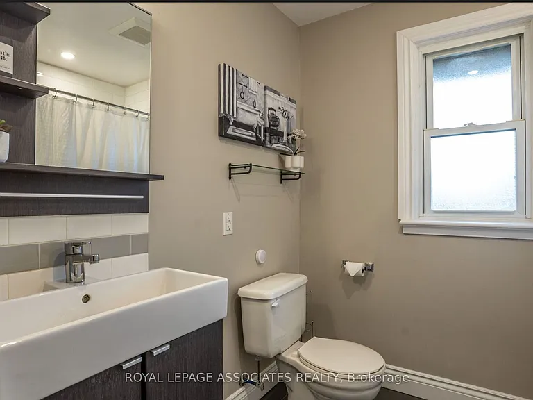 203 Cromwell Ave #MAIN — Photo 23