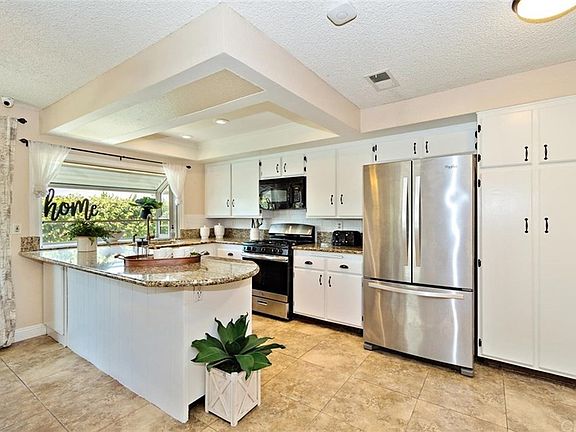 2nd image of 1414 Beaver Way