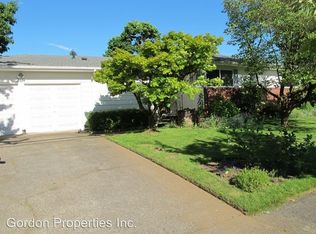 2026 SE 101st Ave, Portland, OR 97216