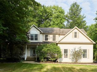 16730 Victoria Dr, Chagrin Falls, OH 44023