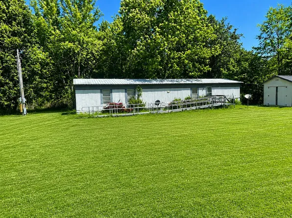 320 Riverview Dr, Adairville, KY 42202