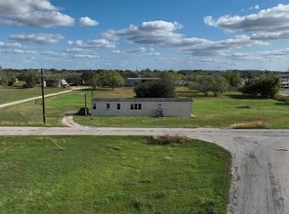 350 County Road 329, Floresville, TX 78114