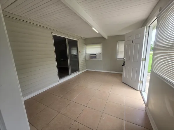 202 N Logan St, Texas City, TX 77590