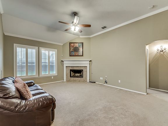 4th image of 1211 Bonham Pkwy