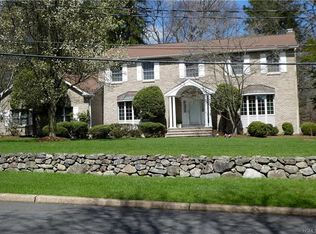 4 Kings Gate Rd, Montebello, NY 10901