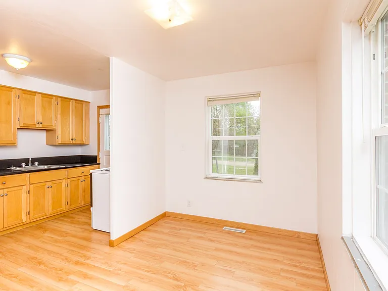 Campus Townhomes — Photo 10