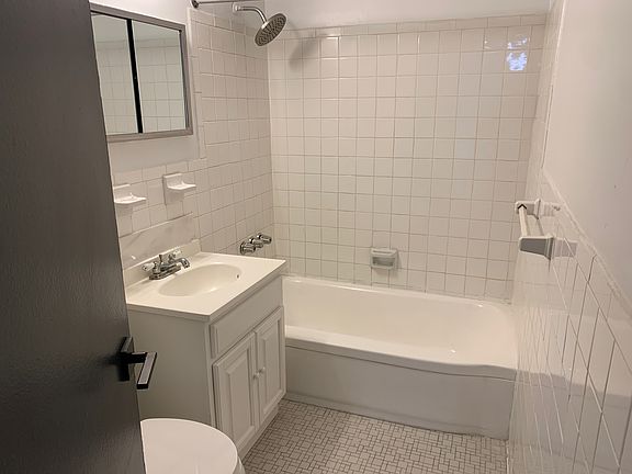 3rd image of 277 Prospect St #2E