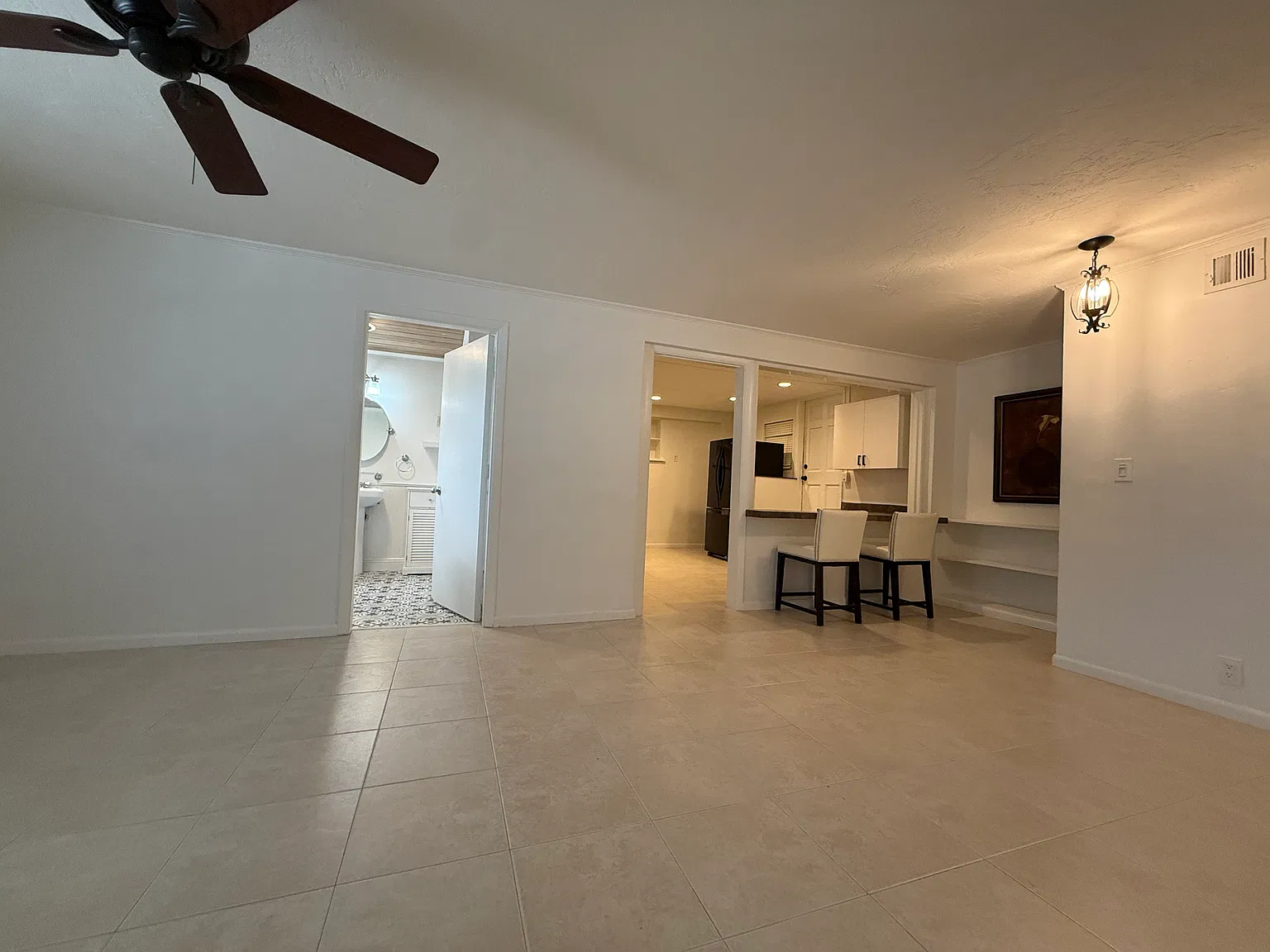 656 Manor Dr — Photo 4