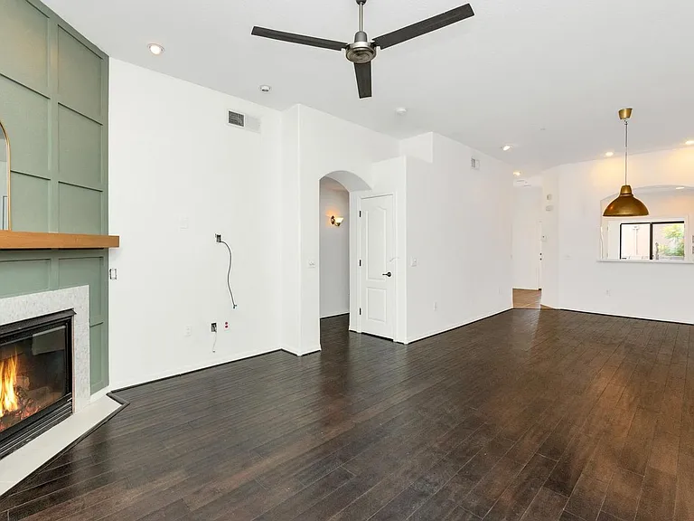 4533 N 22nd St #203 — Photo 3