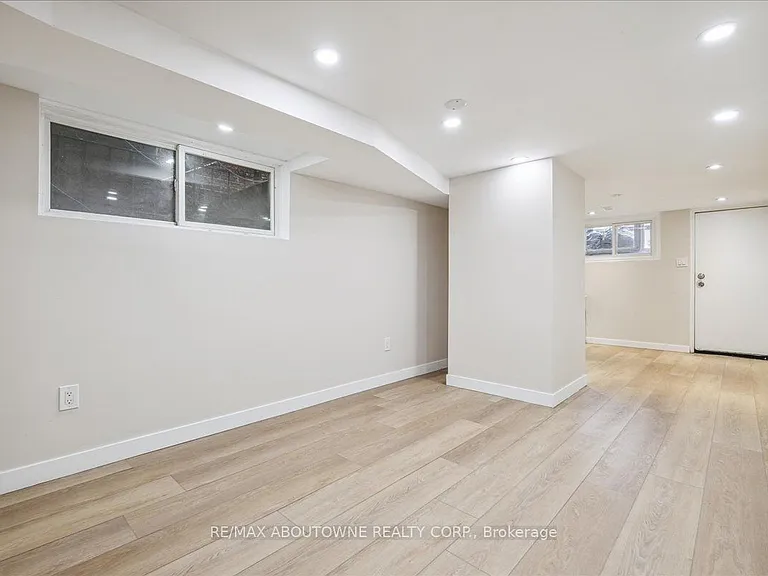 112 Claremont St #BASEMENT — Photo 13