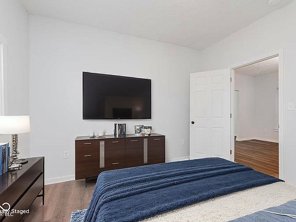 4th image of 906 N Parker Ave