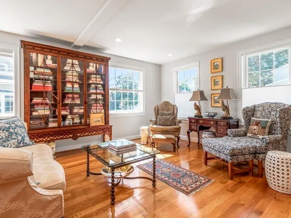 155 Green St #4, Marblehead, MA 01945