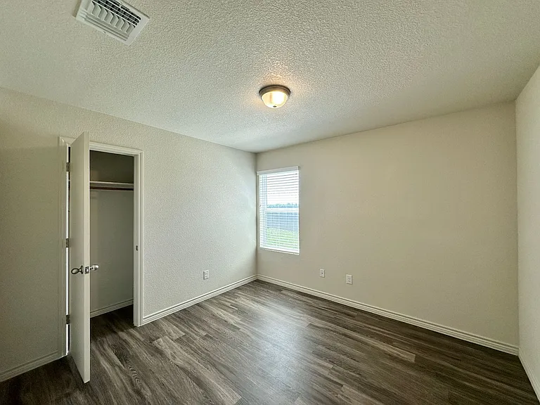 3323 Stonewall Dr — Photo 17