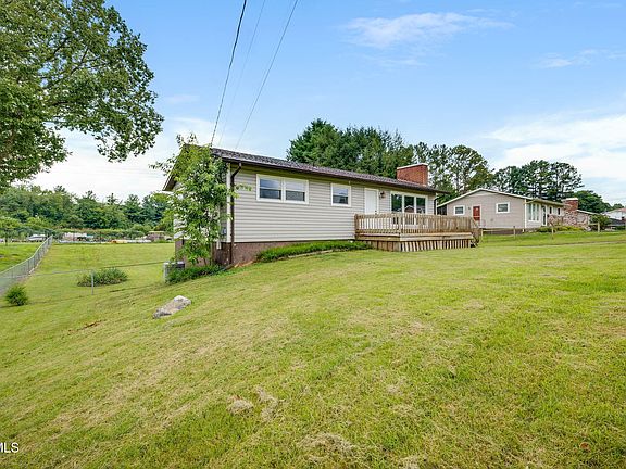3rd image of 117 Archdale Dr