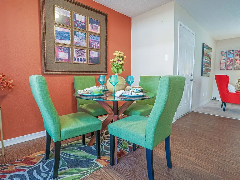 Magnolia Apartments — Photo 7
