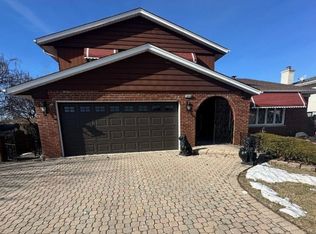 15416 Hickory Ln, Des Plaines, IL 60452