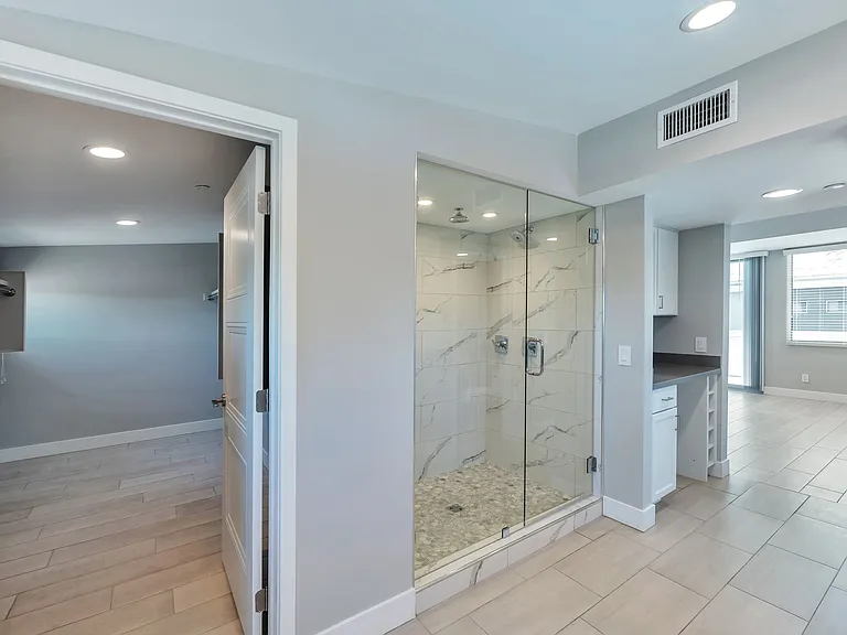 4525 N 40th St #9 — Photo 16