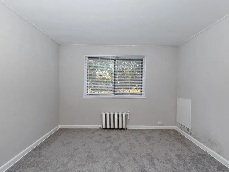 Parkway Garden Apartments — Photo 16