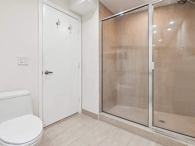 7700 Collins Ave #3 — Photo 22