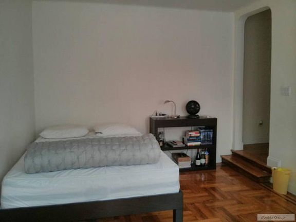 4th image of 56 W 65th St APT 4F