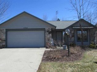 4702 Crystal Ridge Cv, Fort Wayne, IN 46835