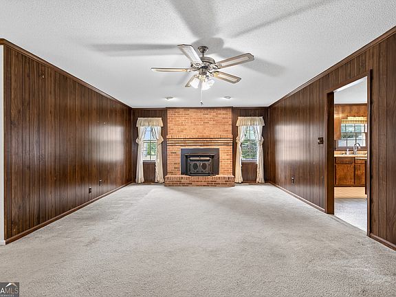 3rd image of 3369 Sandy Cir