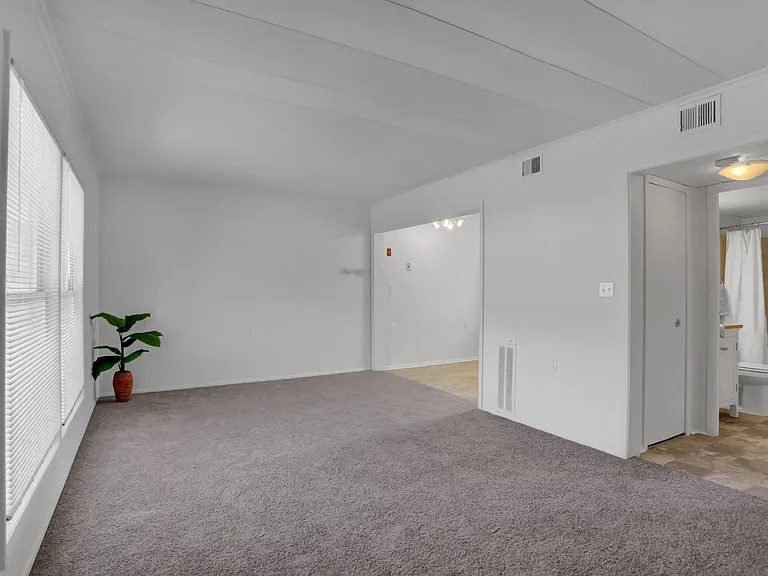 1 Bedroom Upstairs Apartments