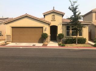 3061 Glacier Ln, Clovis, CA 93619