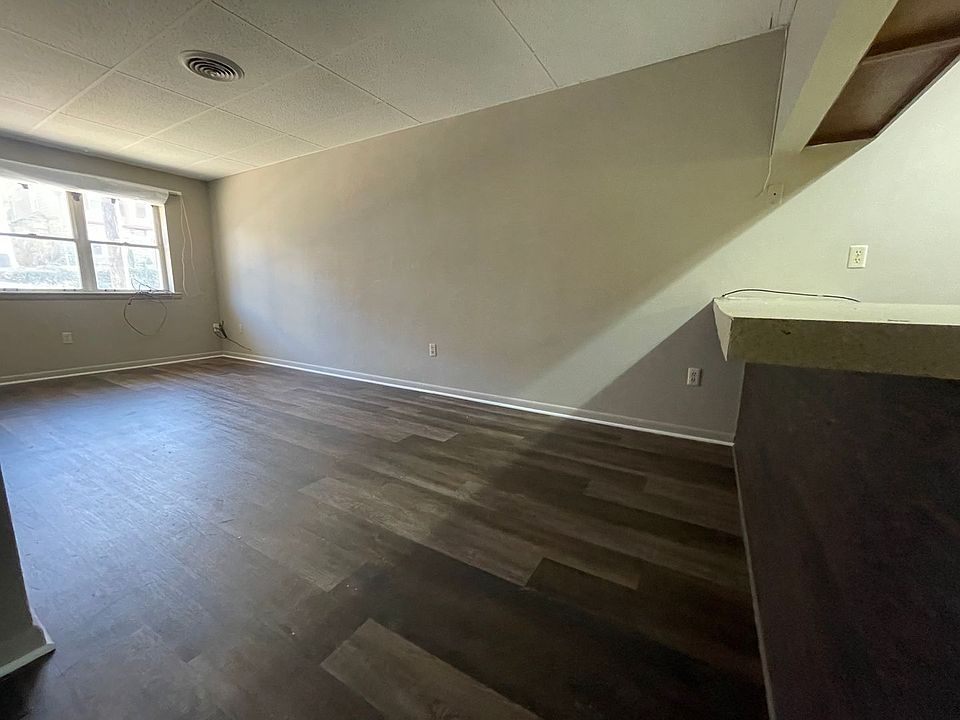 1st image of 613 W Broadway #1