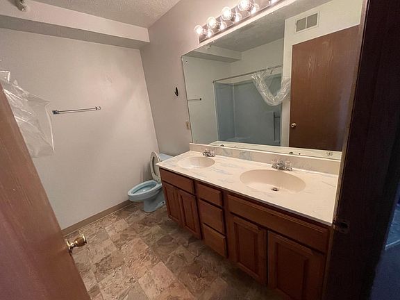 3rd image of 466 Inglewood Blvd #5