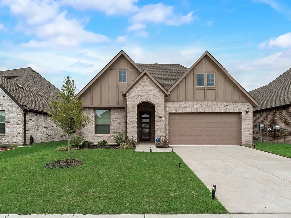 5016 De Berry Ln