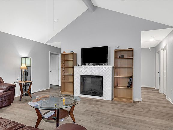 3rd image of 4814 Pine Cliff Dr