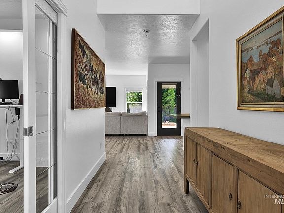 5th image of 10369 W Capella Dr