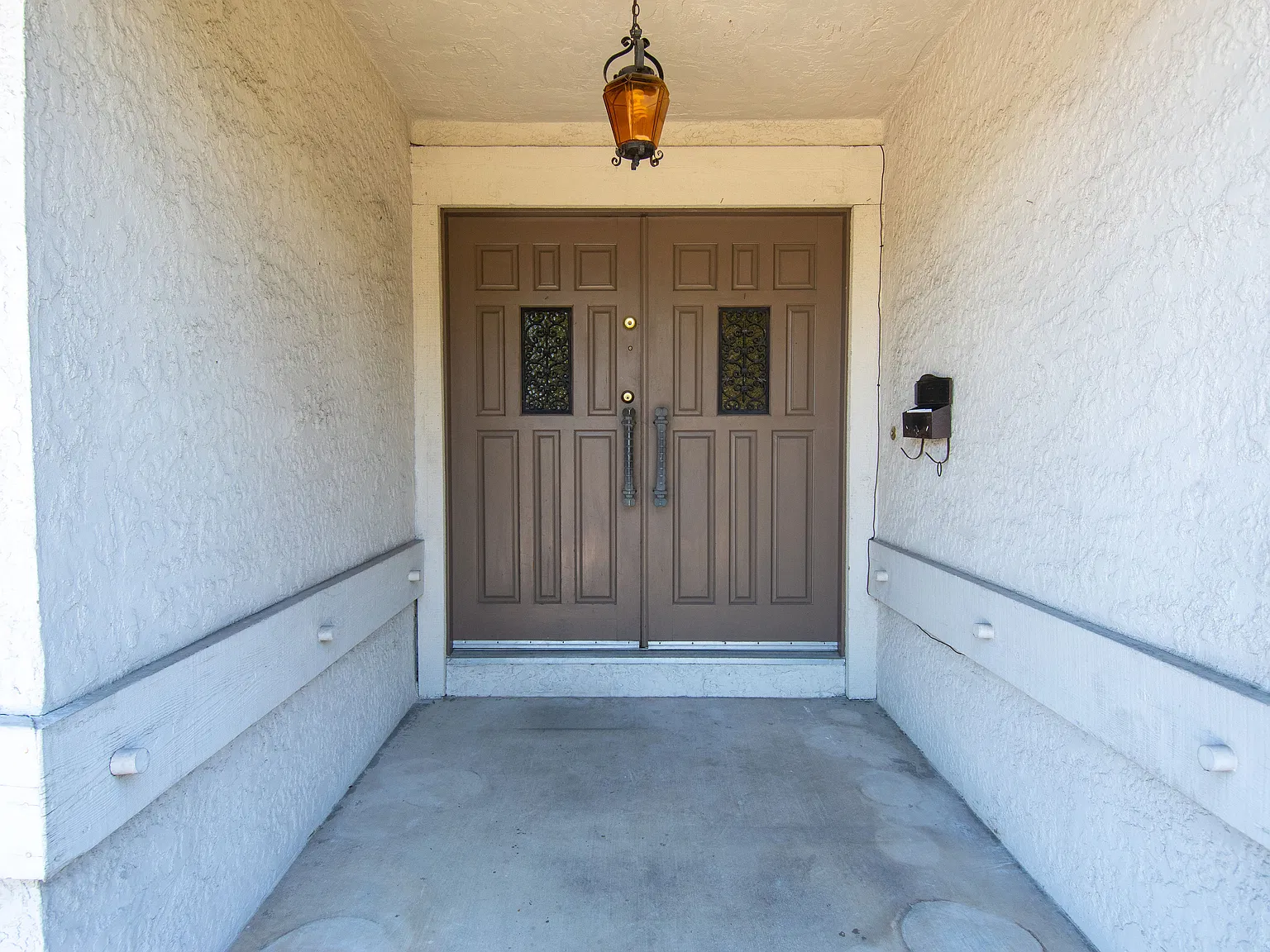 3 bed, 1400 sqft, $4,200 — Photo 2
