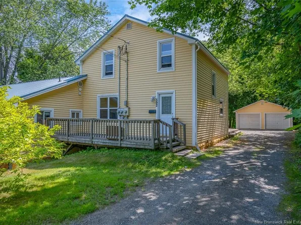 592 Smythe St #588, Fredericton, NB E3B 3E8