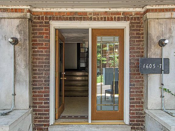 2nd image of 1605 W 37th St #9