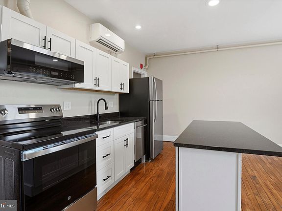 3rd image of 6113 Ridge Ave #3