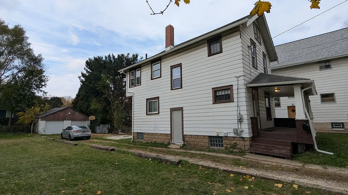 Building Photo - 2248 East Ave