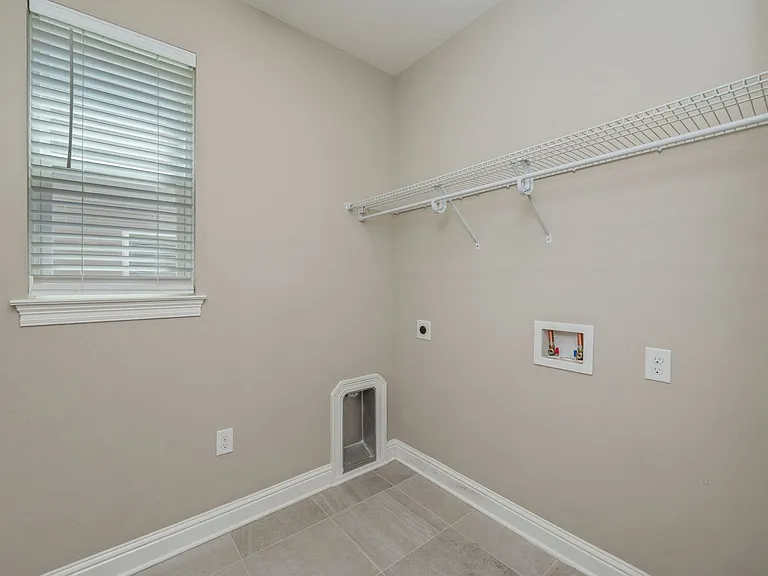 401 King St — Photo 27