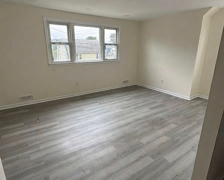 1st image of 319 Southside Ave