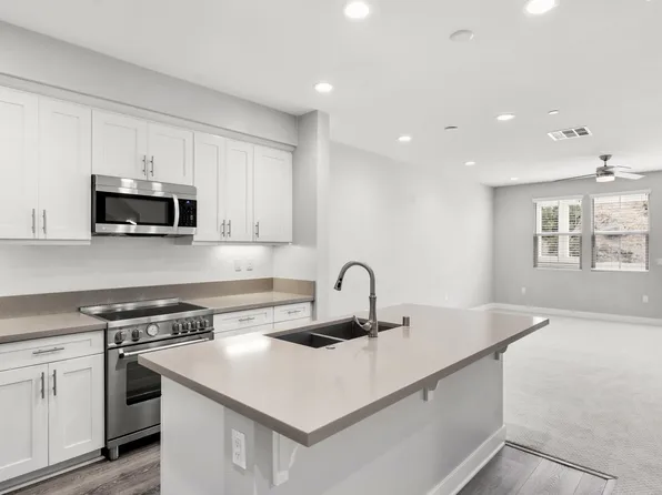 1103 Plumeria Way, Oceanside, CA
