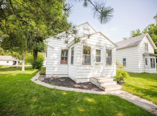 402 W 8th St, Morris, MN 56267
