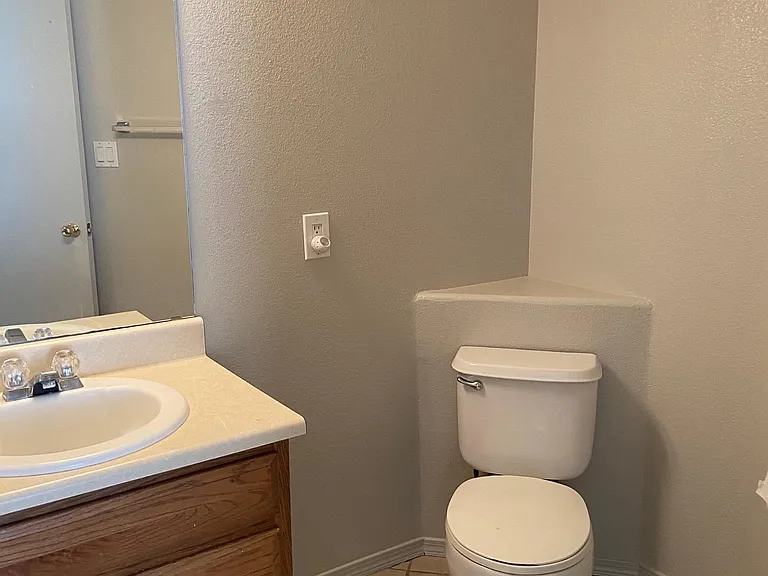 7817 Louisiana Blvd NE #402 — Photo 14