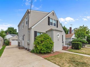 121 4th St, New Hyde Park, NY 11040