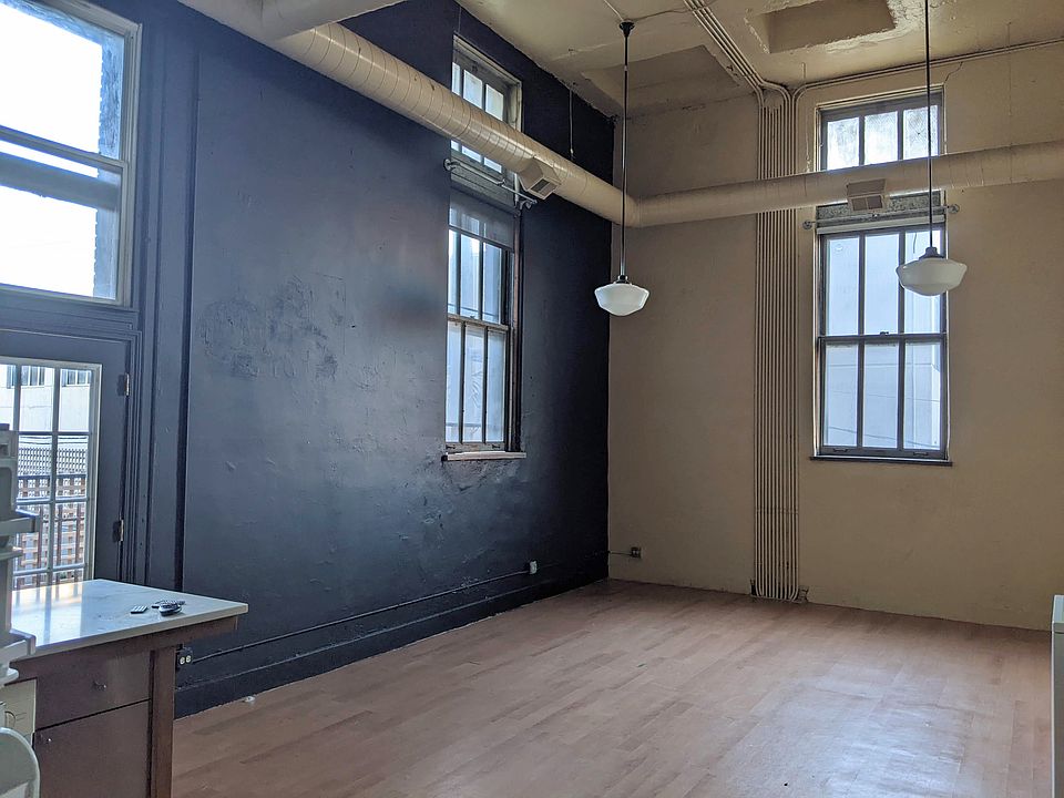 2nd image of 1513 N Western Ave APT 205