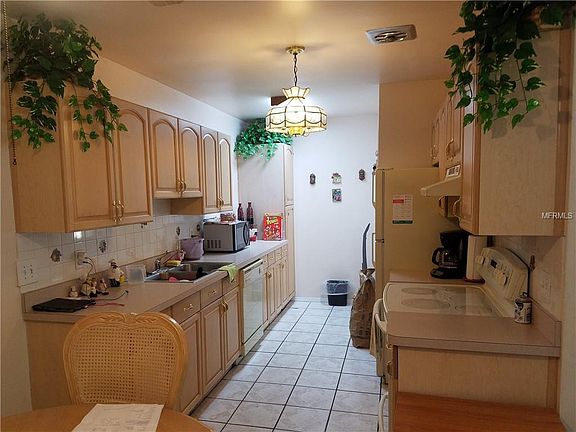 5th image of 1104 Suncrest Dr