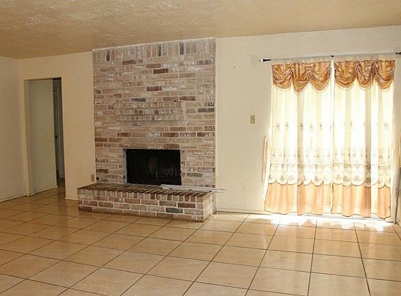 4th image of 16220 Camino Del Sol Dr