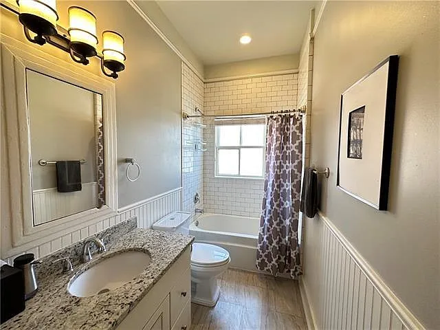 3108 Burgundy St — Photo 13